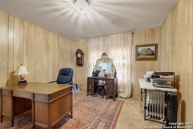 461 Highway 173 S Devine, TX 78016